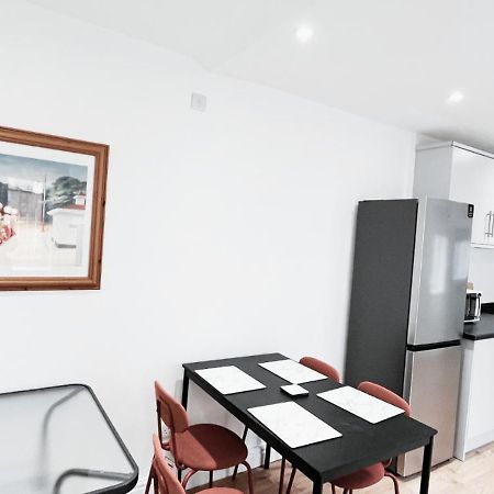 Single Room In Modern House Near Nottingham Exterior photo