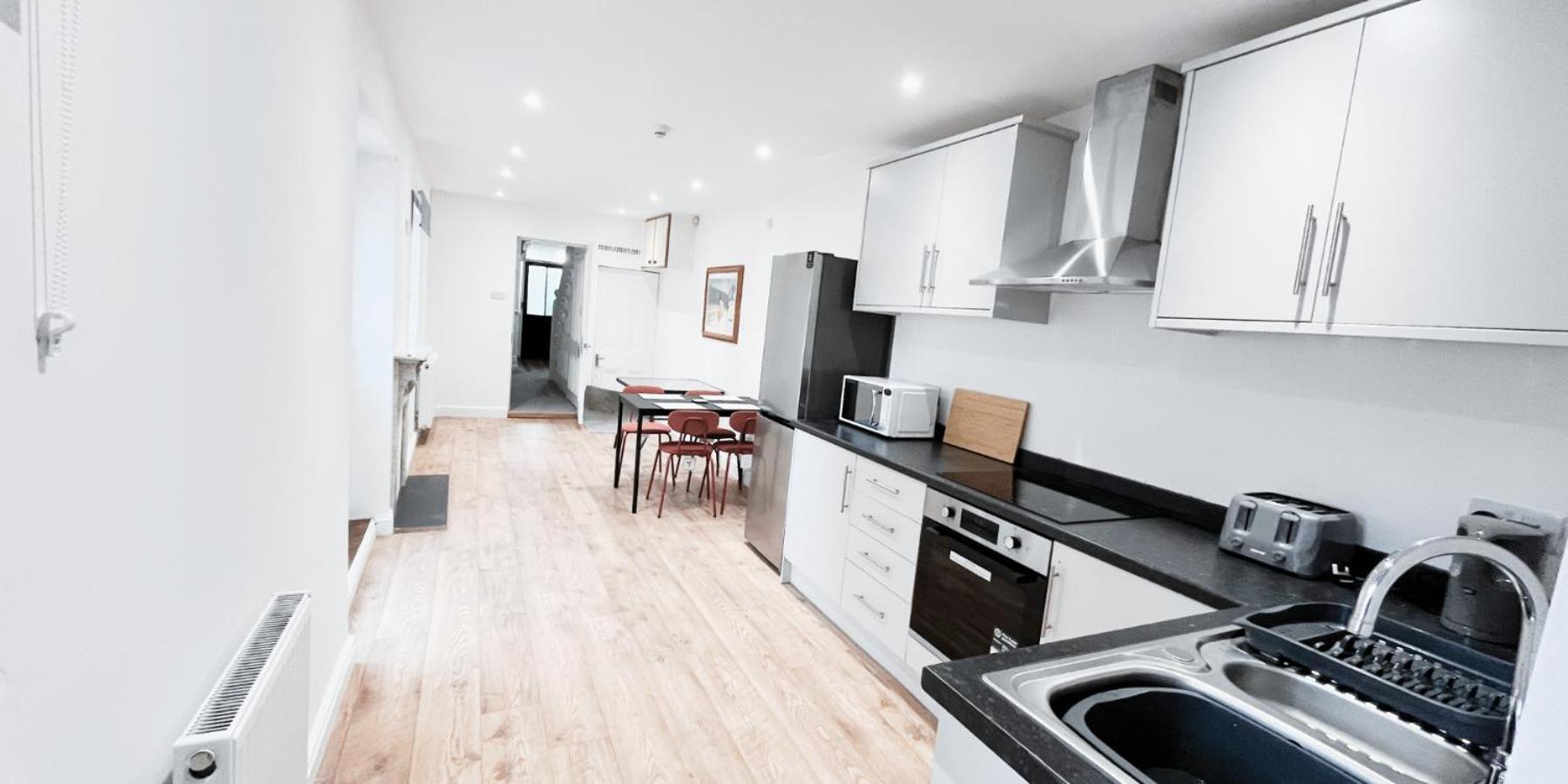 Single Room In Modern House Near Nottingham Exterior photo